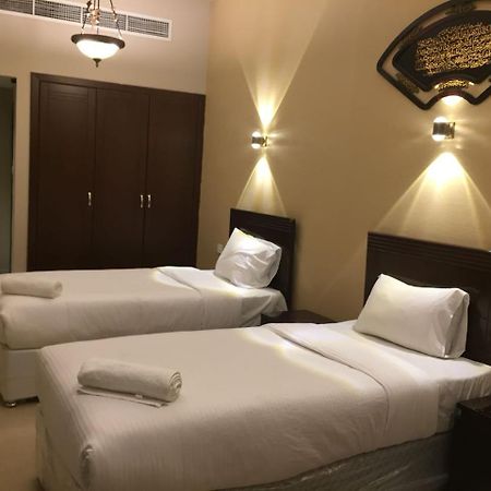 Taj Naif Hotel Дубай Экстерьер фото
