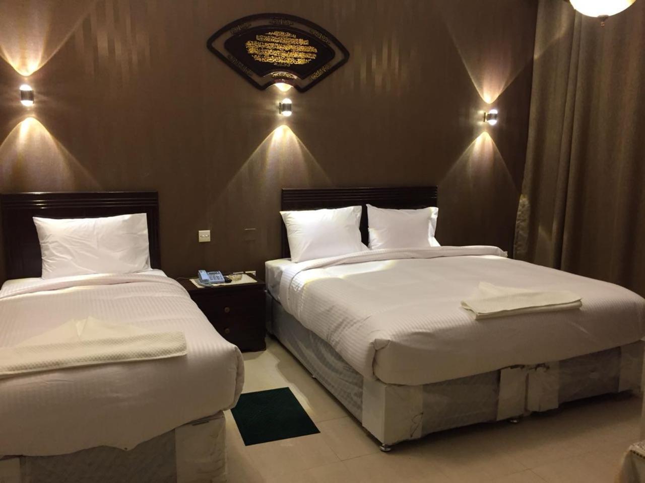 Taj Naif Hotel Дубай Экстерьер фото